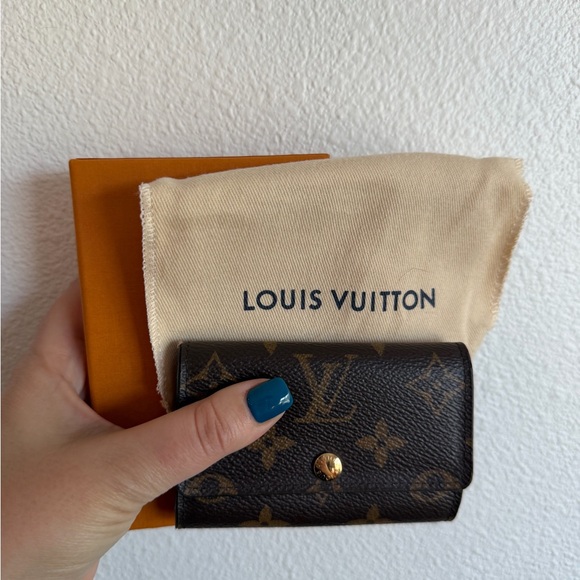 Louis Vuitton Brown and Tan Monogram 6-Key Holder